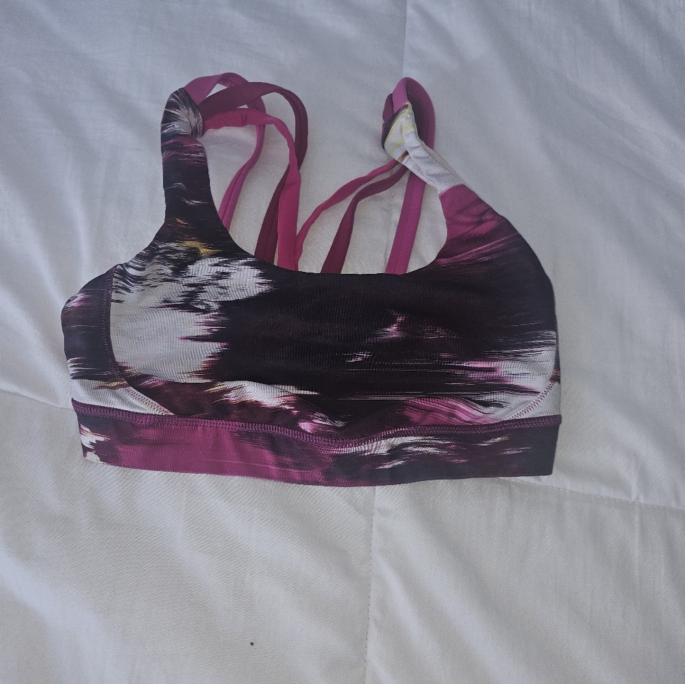 Lululemon sports bra size 4